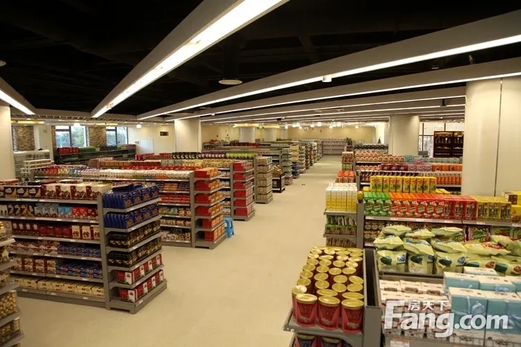 新商業(yè)地標(biāo)崛起 上海外高橋進(jìn)口商品直銷安亭店試營(yíng)業(yè)觀察